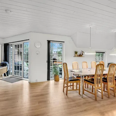 Beautiful In Ringkobing With Kitchen Holiday home Sondervig