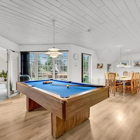 Beautiful In Ringkobing With Kitchen Holiday home Sondervig