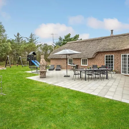 Beautiful In Ringkobing With Kitchen Sondervig